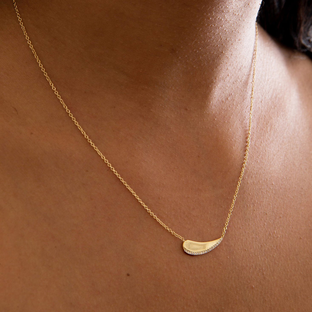 18K Gold Diamond Leaf Necklace Pendant